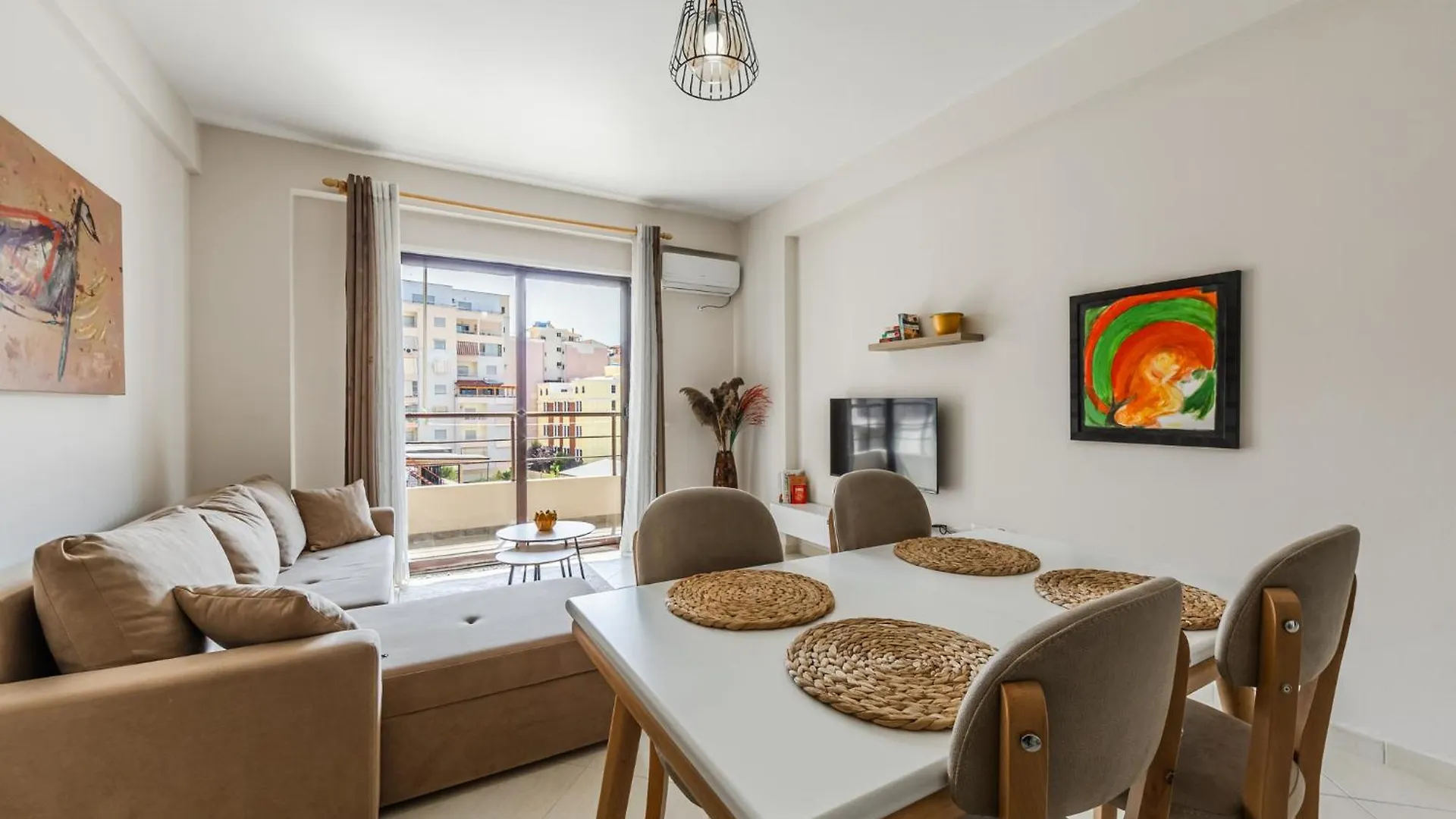 Milk & Coffee Apartment Avlonya 0*,  Arnavutluk